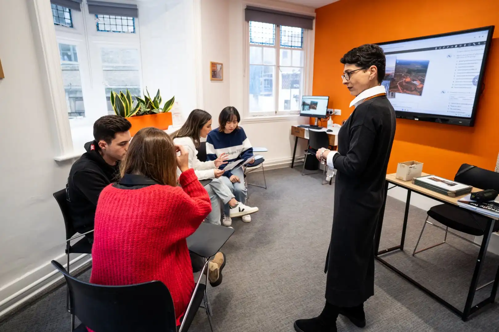 EC-Cambridge-language-school-class2
