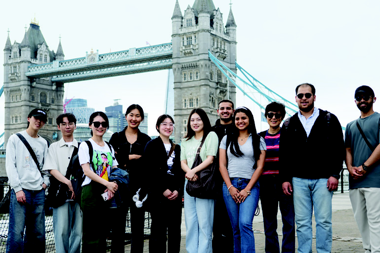 IH-London-Course-students