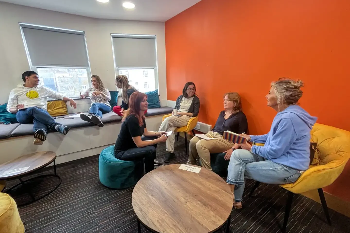 ec-brighton-language-school-students-studying-lounge