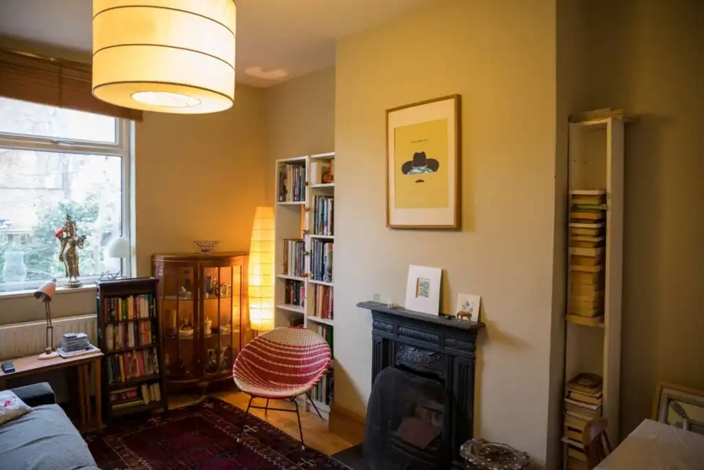 homestay-manchester-living2-1024x683