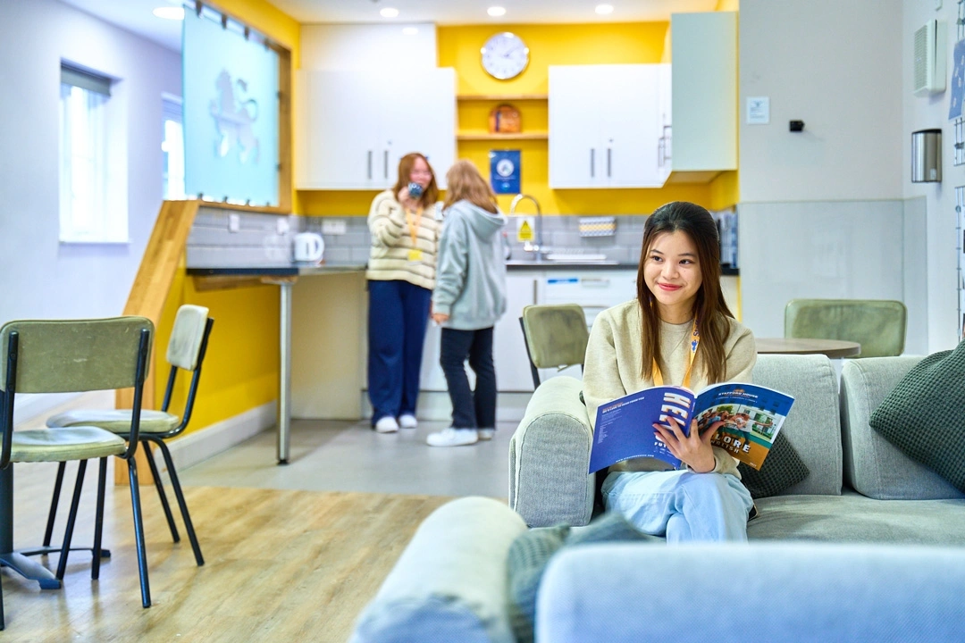 stafford-house-canterbury-language-school-students-12