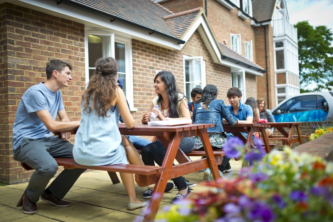 stafford-house-canterbury-language-school-students-2