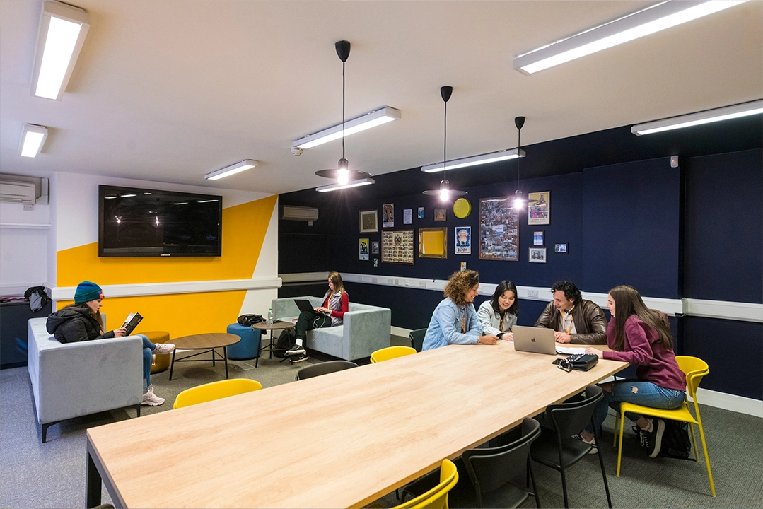 stafford-house-london-language-school-classroom-4